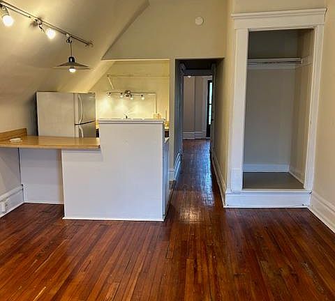 4th image of 123 W 1st Ave #C
