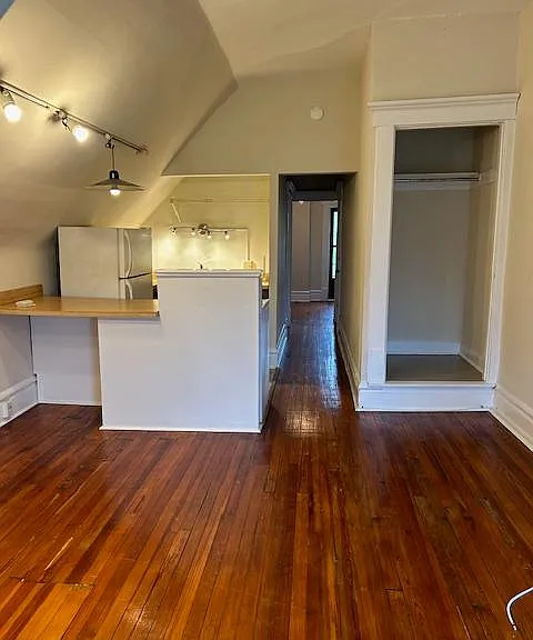 123 W 1st Ave #C — Photo 4