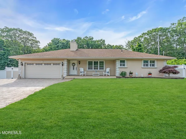 18 Pinewood Drive, Brick, NJ 08724