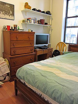 5th image of 309 E 83rd St #3J