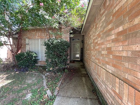 2nd image of 5424 Kingsknowe Pkwy