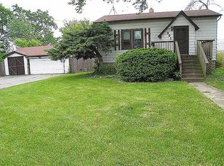 901 Richard Ln, Elk Grove Village, IL 60007