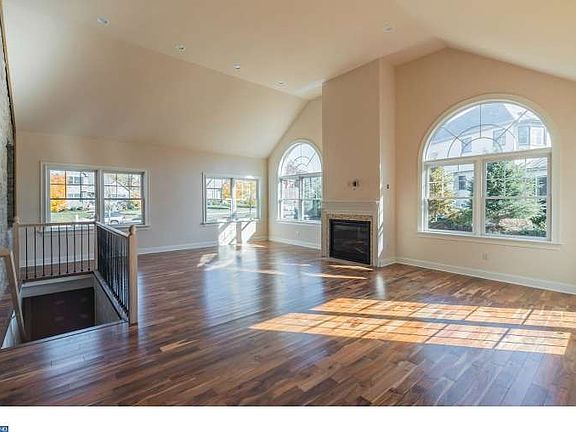 5th image of 399 Collins Grant Ct