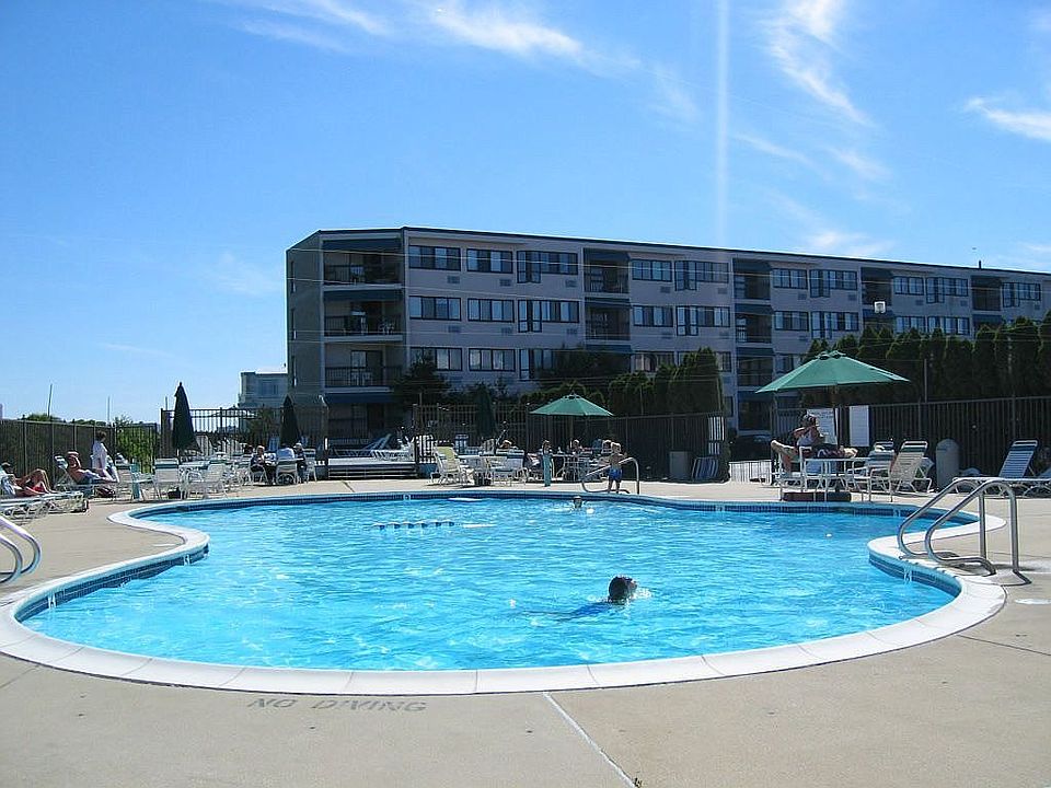 main pool   1 of 2