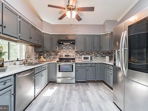 4th image of 15099 Woodsman Ln