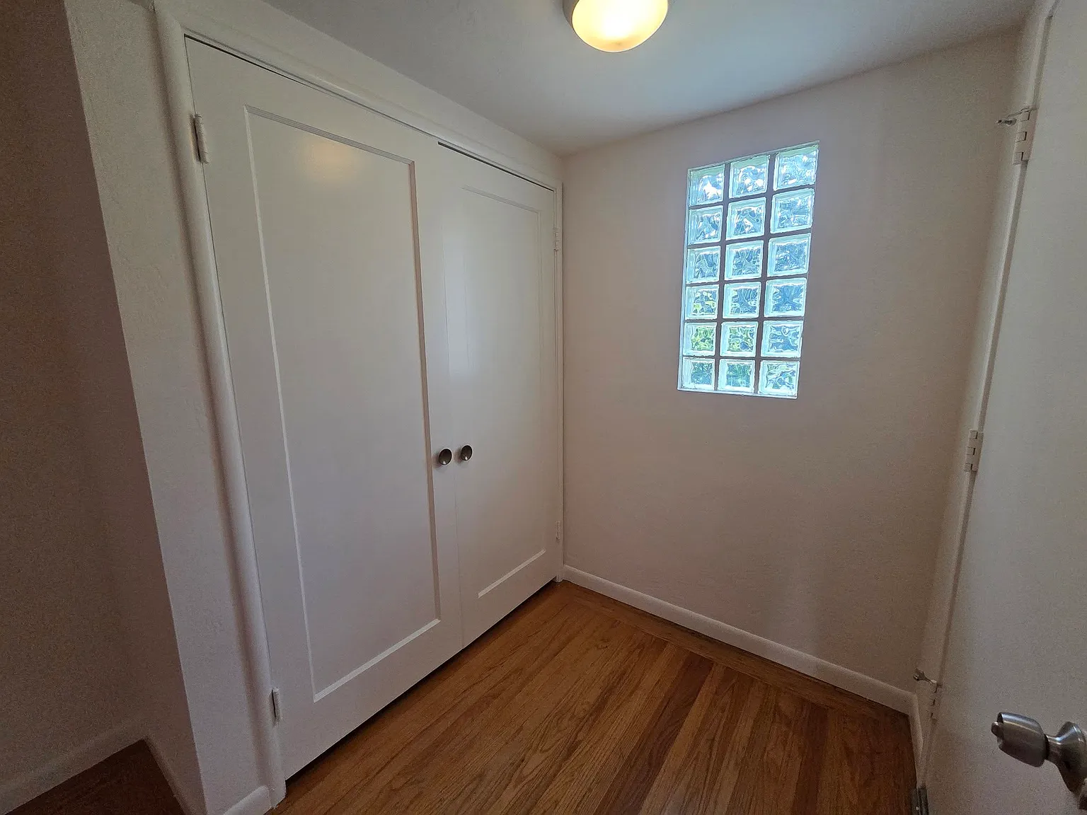 3 bed, 1254 sqft, $3,950 — Photo 3