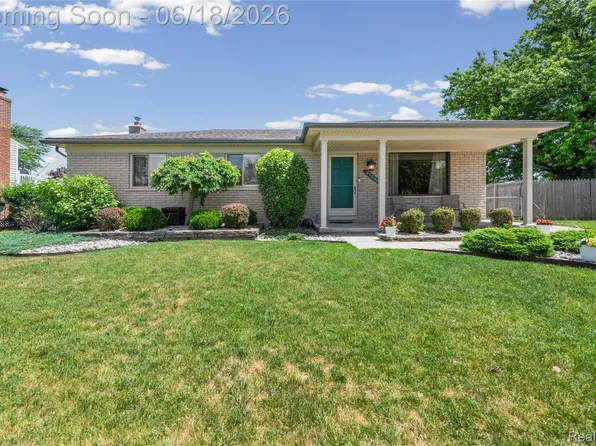 41594 Harvard Dr, Sterling Heights, MI 48313