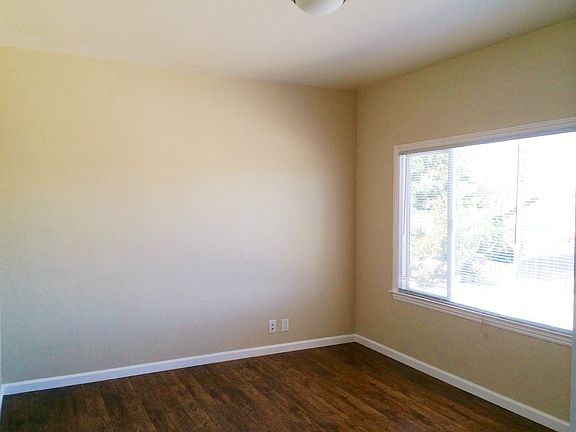 3rd image of 139 N Kingston St APT 5
