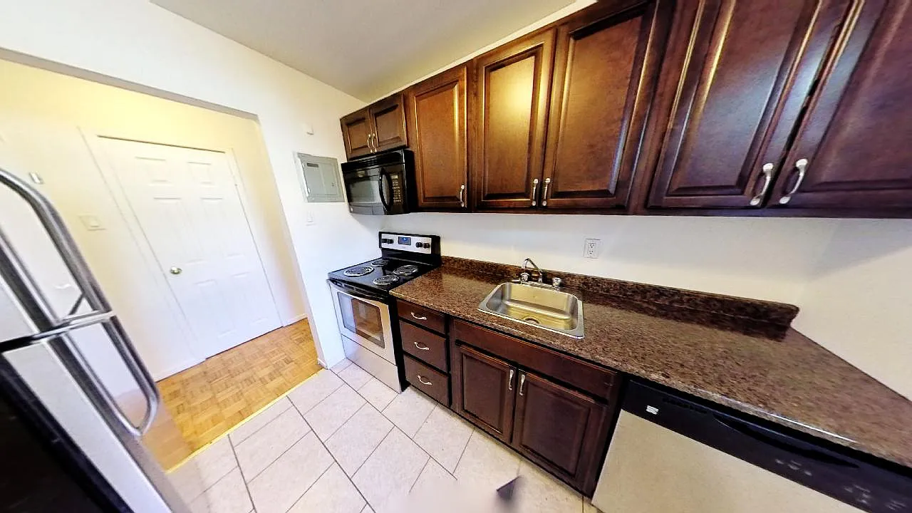 6059 Shirley Street — Photo 3