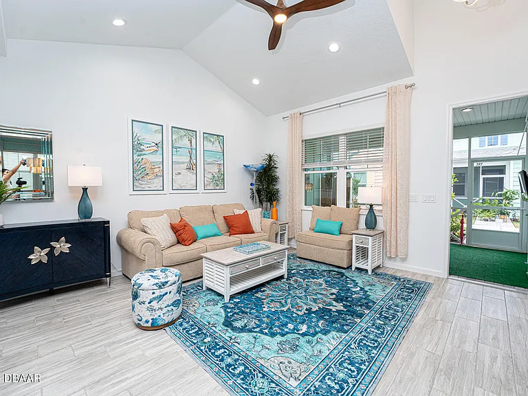 375 Latitude Dr — Photo 5