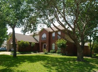 9443 Abbey Rd, Irving, TX 75063