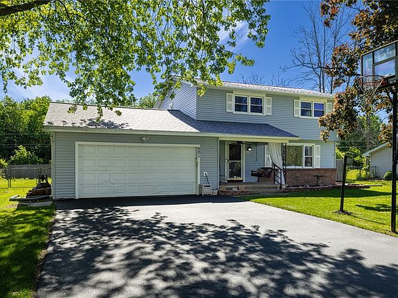 2nd image of 501 Bridgewood Dr