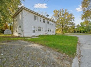 2223 Delton Ct, Westland, MI 48186