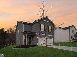 8647 Paradise Dr, Douglasville, GA