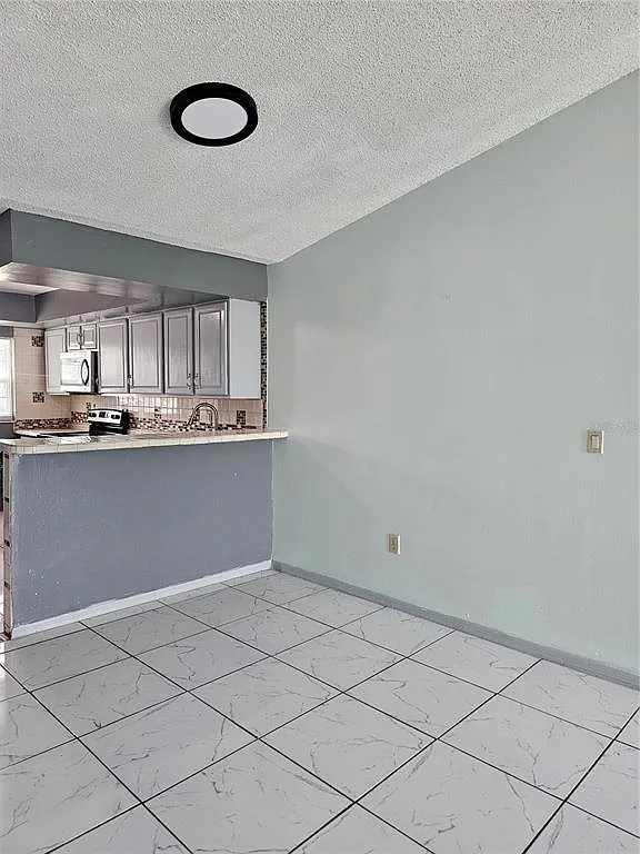 3 bed, 2.0 bath, 1329 sqft, $1,850 — Photo 4
