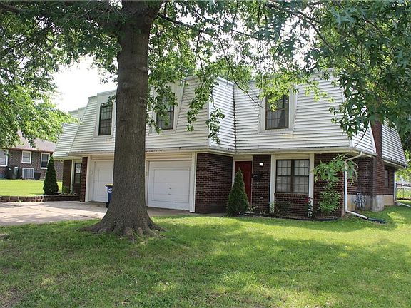 2nd image of 602 NE Magellan Ave