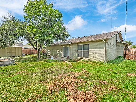4th image of 710 W Embercrest Dr