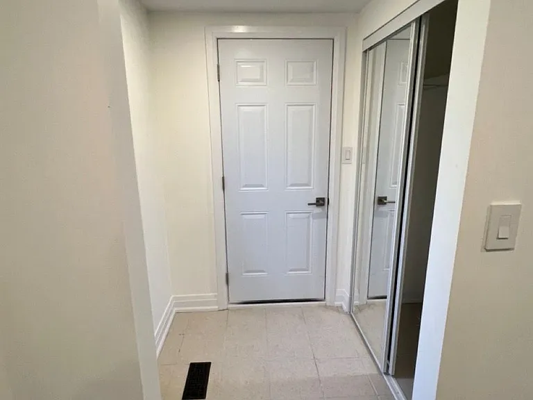 55 Creekwood Dr #UPPER — Photo 13