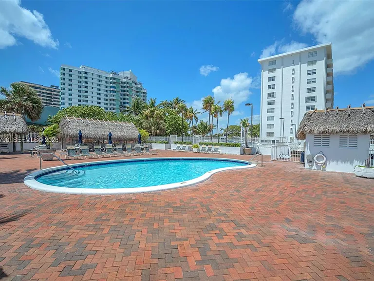 5313 Collins Ave #204 — Photo 24