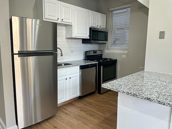 5th image of 1617 W Superior St #1F