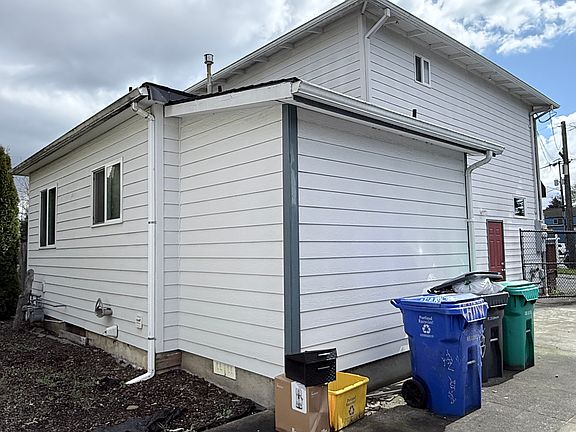 4th image of 5719 SE Foster Rd