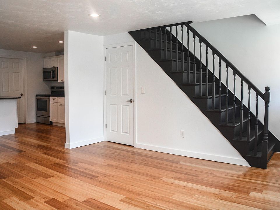 554 Townhouse 554 Main St Sturbridge MA Zillow