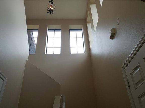 4th image of 30127 Mossbank Dr