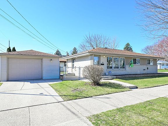 2nd image of 2417 Dombrowski BOULEVARD