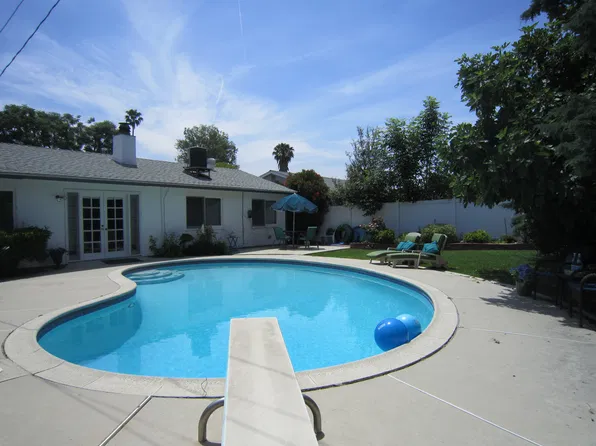 6425 Franrivers Ave, West Hills, CA 91307