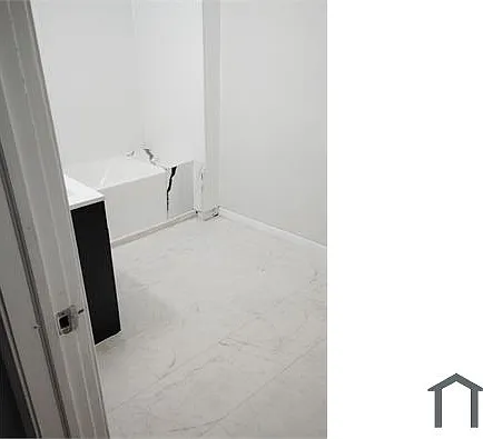 2037 Blades Ave — Photo 35