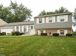 428 Iverson Ln, Schaumburg, IL 60194