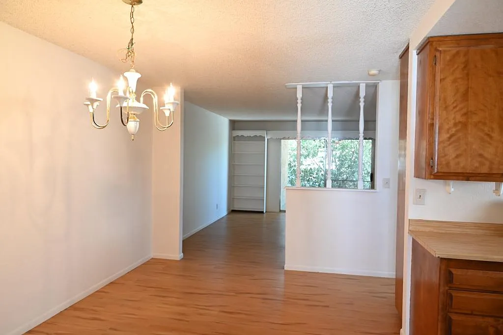 17330 Curtis Ave — Photo 3