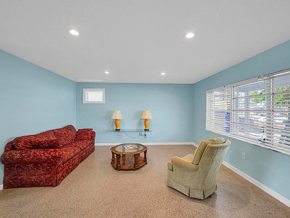 5th image of 214 Beach Avenue