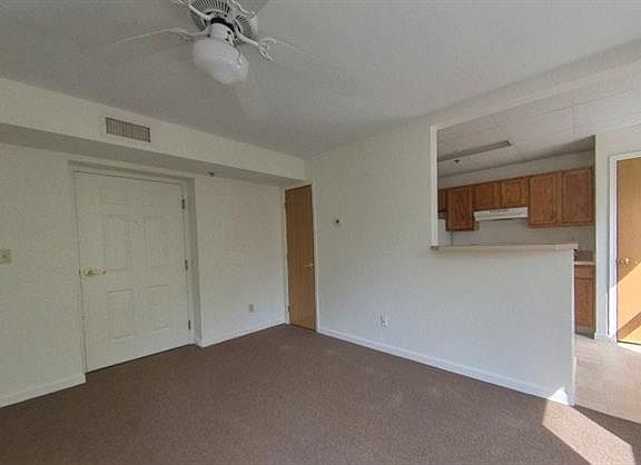4th image of 729 W Grand Ave #10