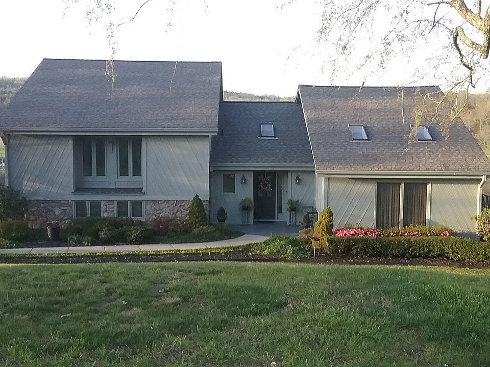 1st image of 2734 Lakeview Dr