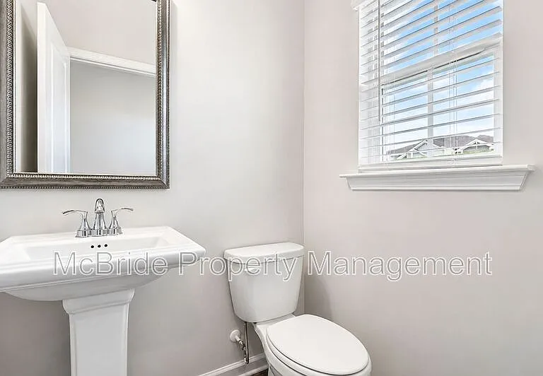 1018 Aldrich St — Photo 11