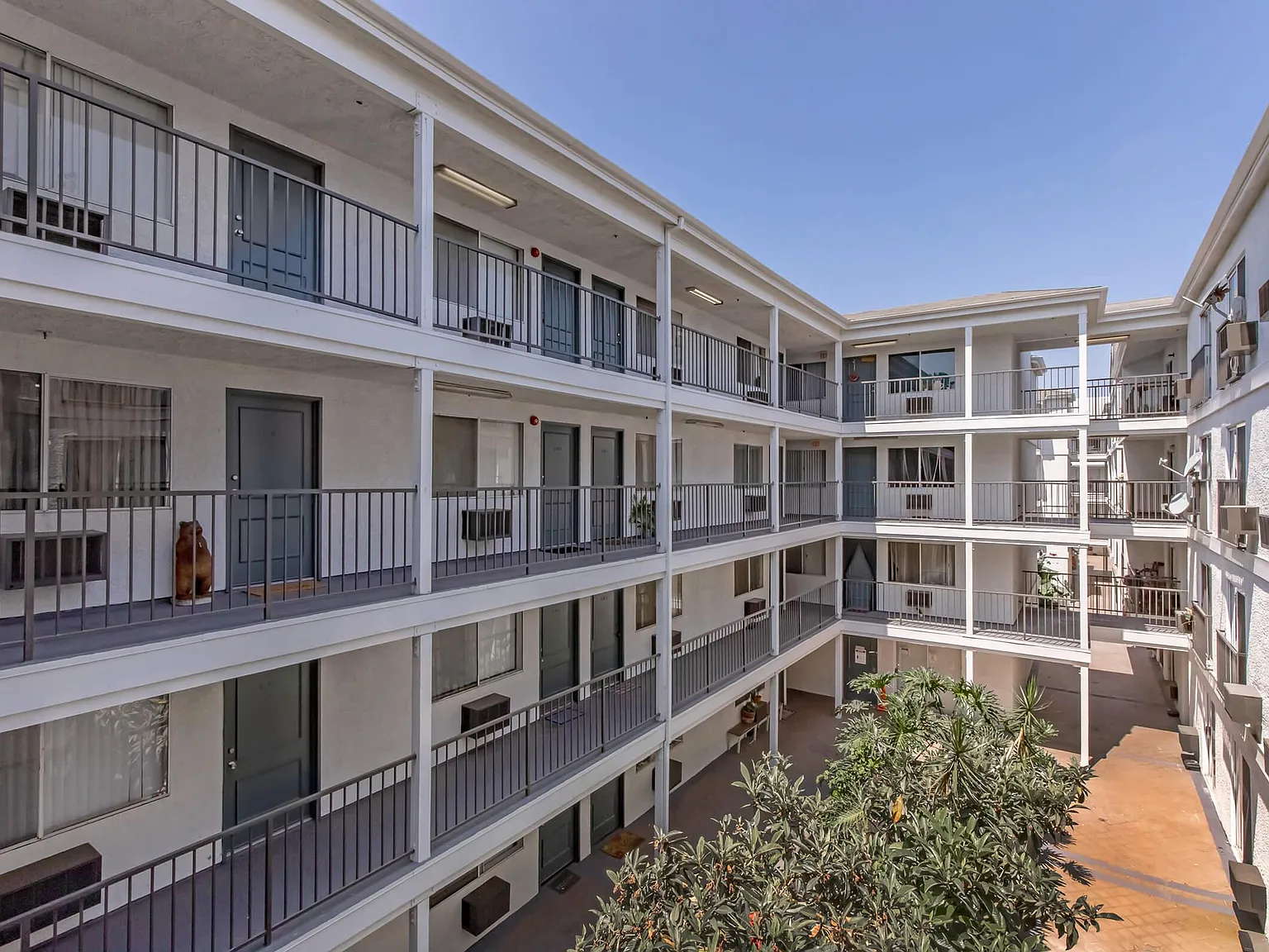 Bella Vista Senior Apartments — Photo 2