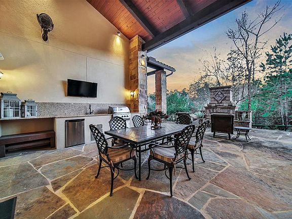 3rd image of 111 Oak Estates Dr