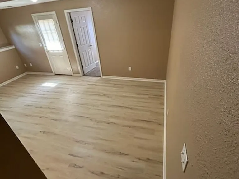 801 Johnson Cir — Photo 8