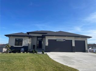 9019 Freedom Cir, Lenexa, KS 66227