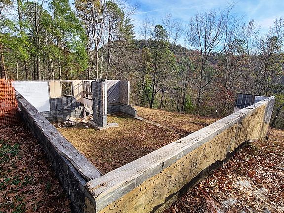2nd image of 4050 Chamberlain Ln