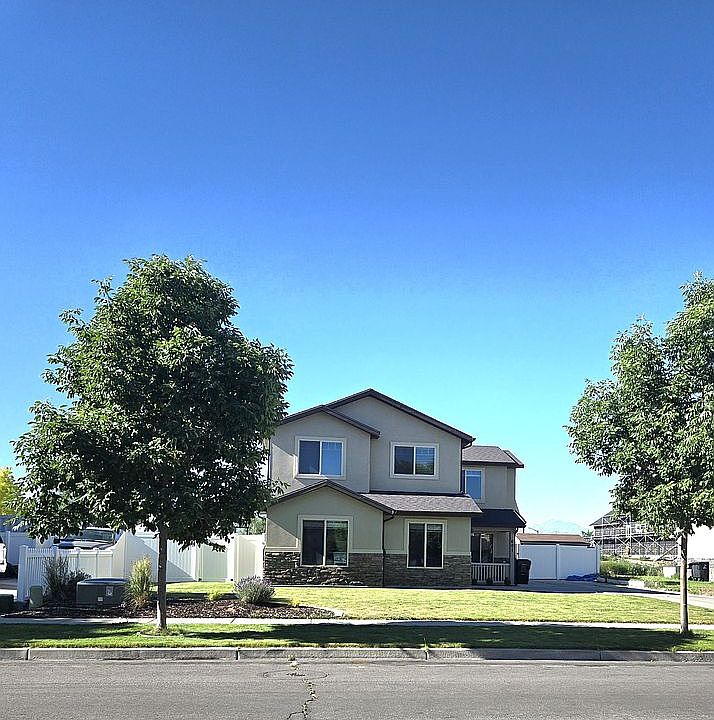 1st image of 601 W 150 N