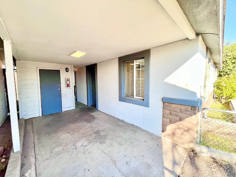 2718 N 40th St #1 — Photo 35