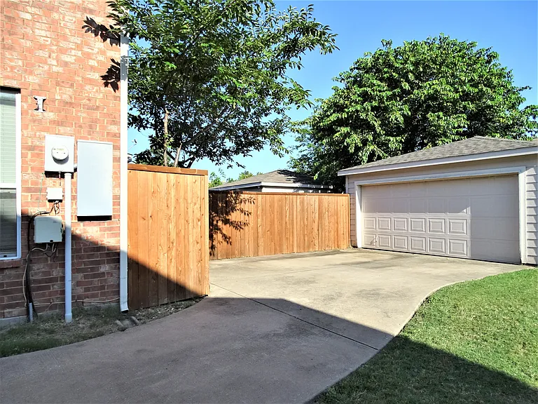 2632 Boedeker Dr — Photo 19