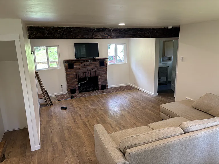 2835 NE Highway 20 — Photo 5