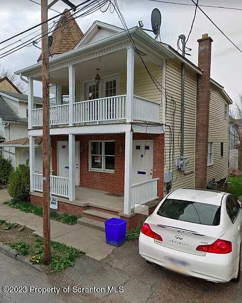 2nd image of 35 Wyoming St