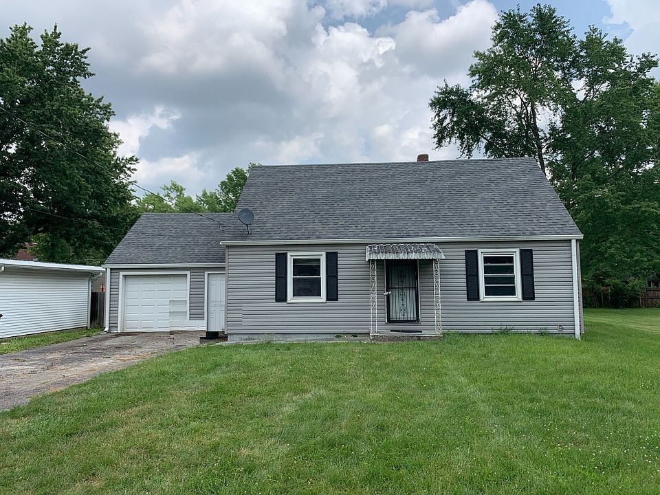 1st image of 900 N Clarkdale Dr
