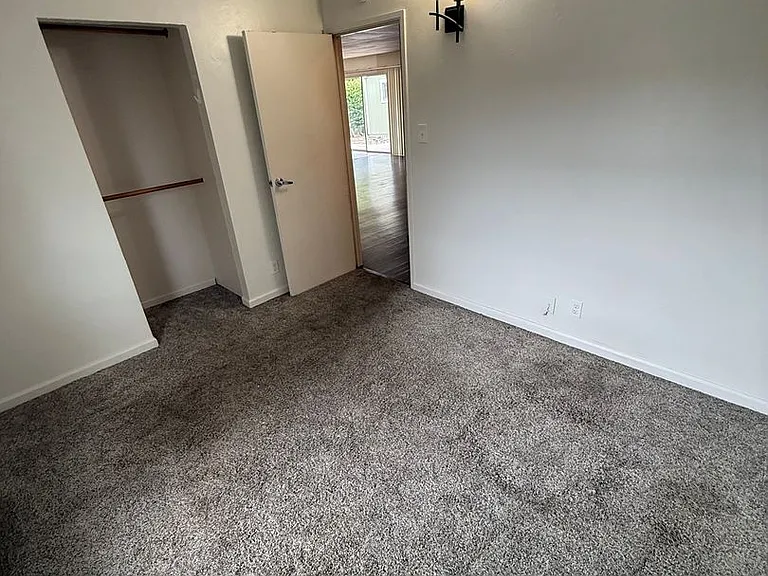 1363 Avalon St — Photo 15