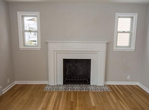 4th image of 526 S Twyckenham Dr