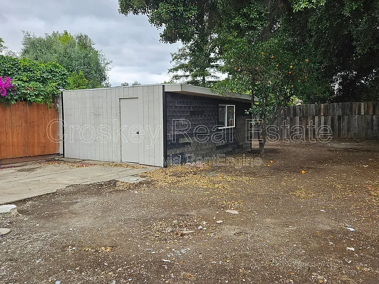 1346 Redwood St — Photo 14